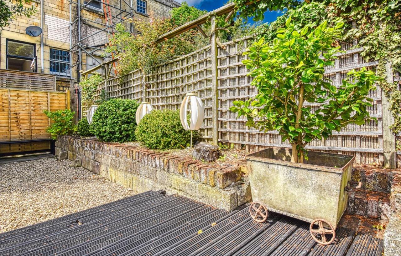 Apartment 2 Bedroom In Centre With Garden & Free Parking Bath