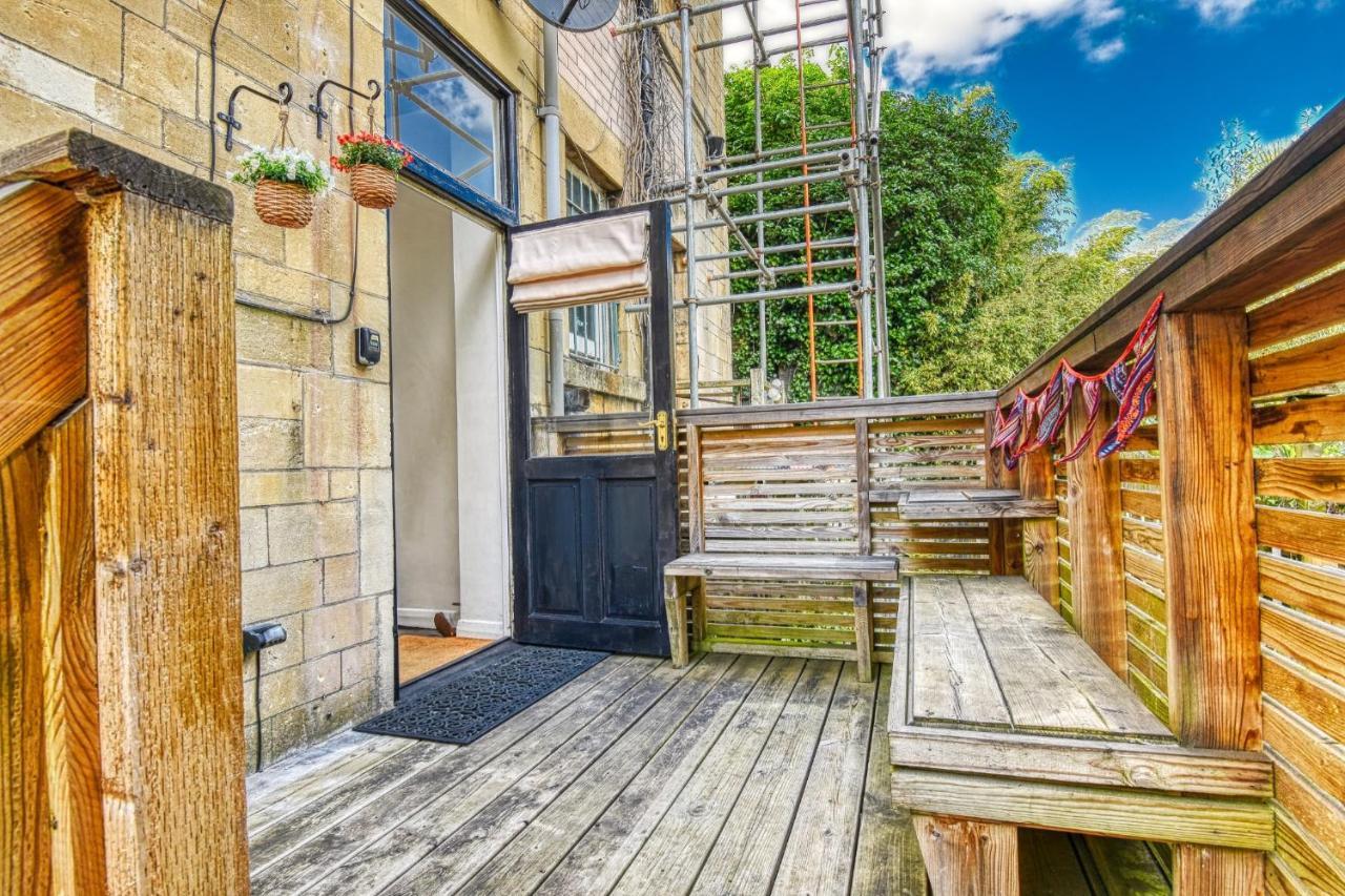 2 Bedroom In Centre With Garden & Free Parking Apartment *
