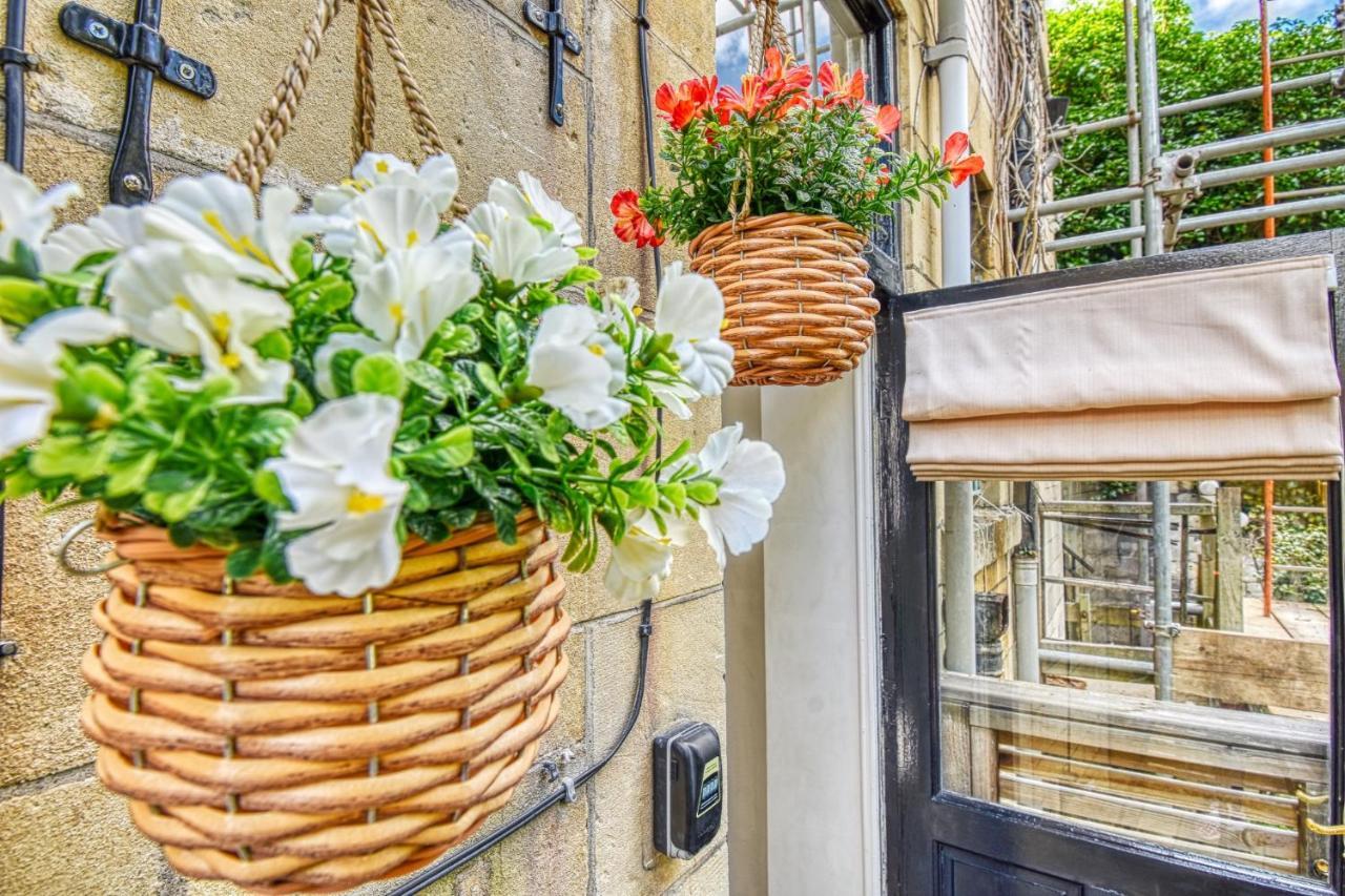 2 Bedroom In Centre With Garden & Free Parking * Bath