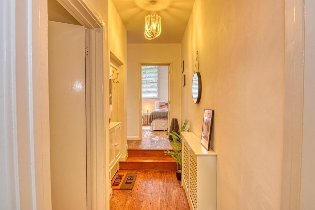 2 Bedroom In Centre With Garden & Free Parking