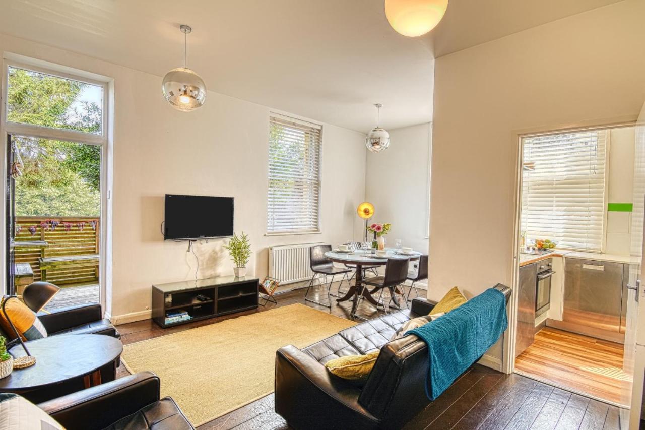 Apartment 2 Bedroom In Centre With Garden & Free Parking