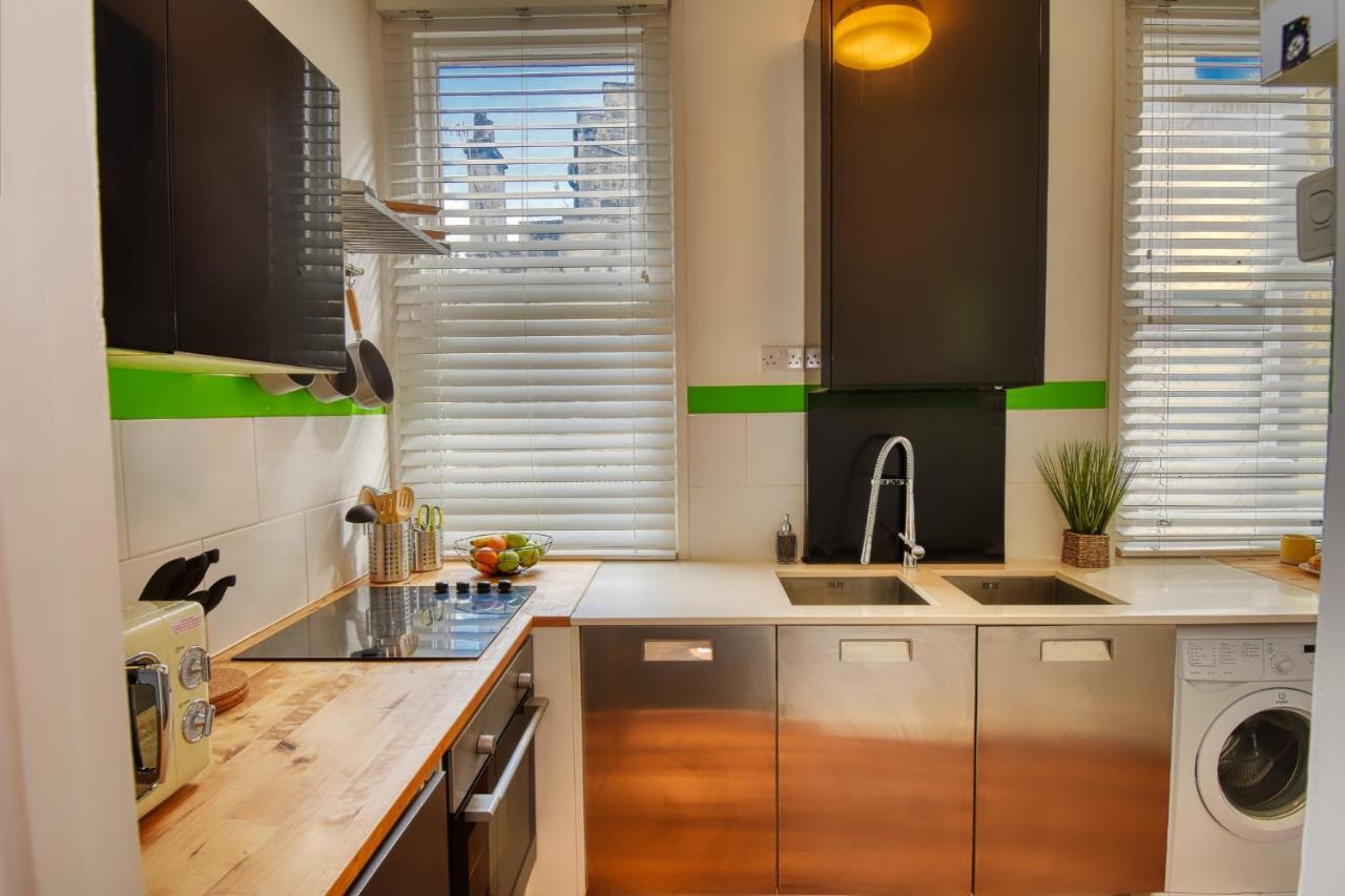 2 Bedroom In Centre With Garden & Free Parking